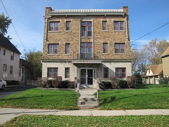 5th image of 1767 N Arlington Pl APT 09