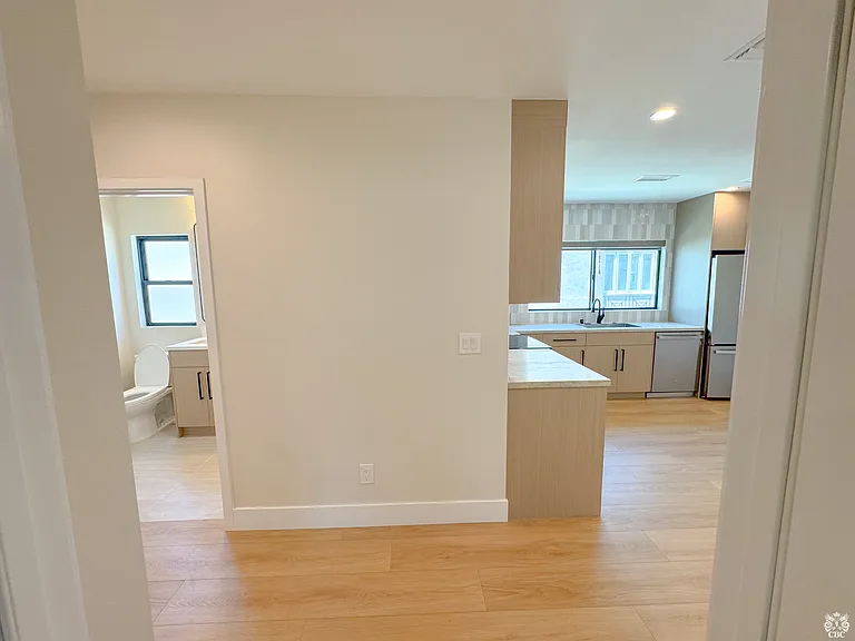 22 6th St #B — Photo 6