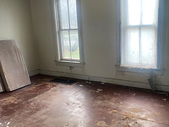 5th image of 220 Sandusky Ave