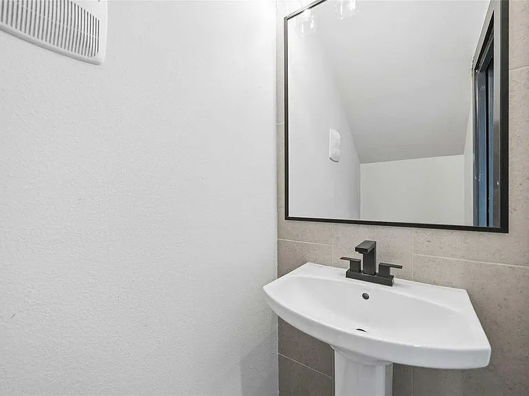 4630 Edfield St #B — Photo 12