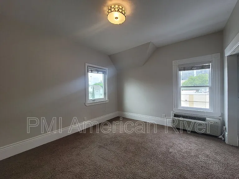1716 Capitol Ave #5 — Photo 11