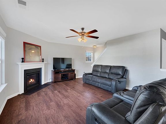 4th image of 715 Longhorn Dr