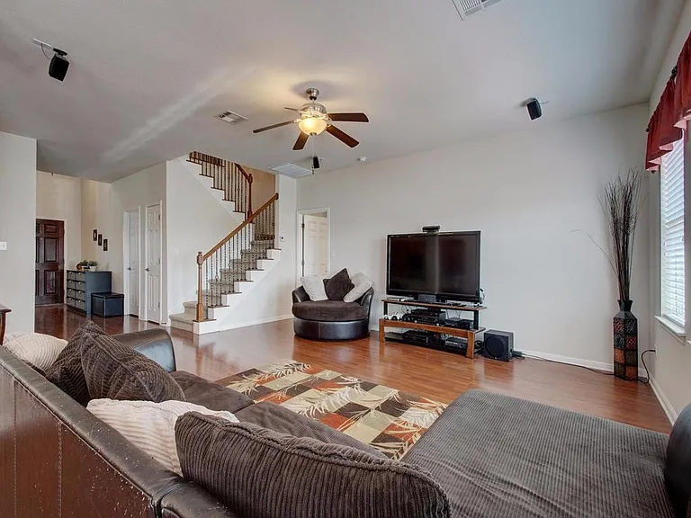 15104 Fernhill Dr — Photo 9