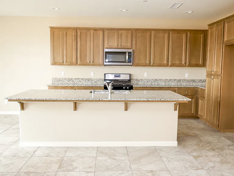 Full kitchen, Microwave, gas stove and dishwasher