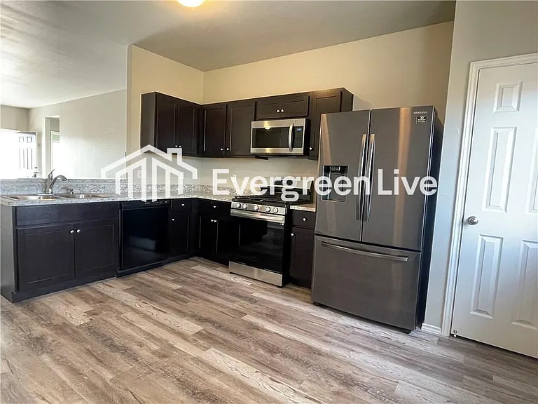 1016 N Scouts Court Way — Photo 5
