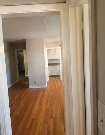 5th image of 4420 Roanoke Pkwy APT 204