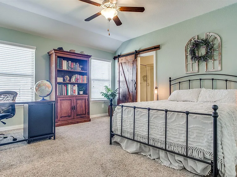1203 Timberfalls Dr — Photo 8