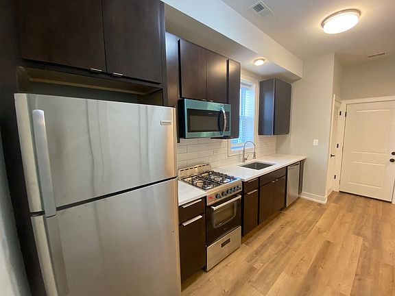 5th image of 2542 S Albany Ave #2R