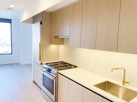 Rented by YouYork Management LLC | media 11