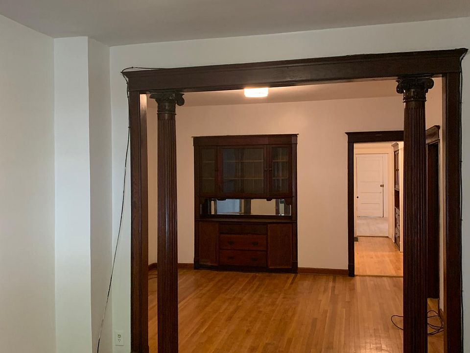 2nd image of 1354 N Artesian Ave #1