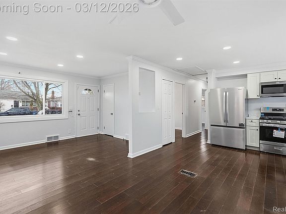 5th image of 28824 Bohn St