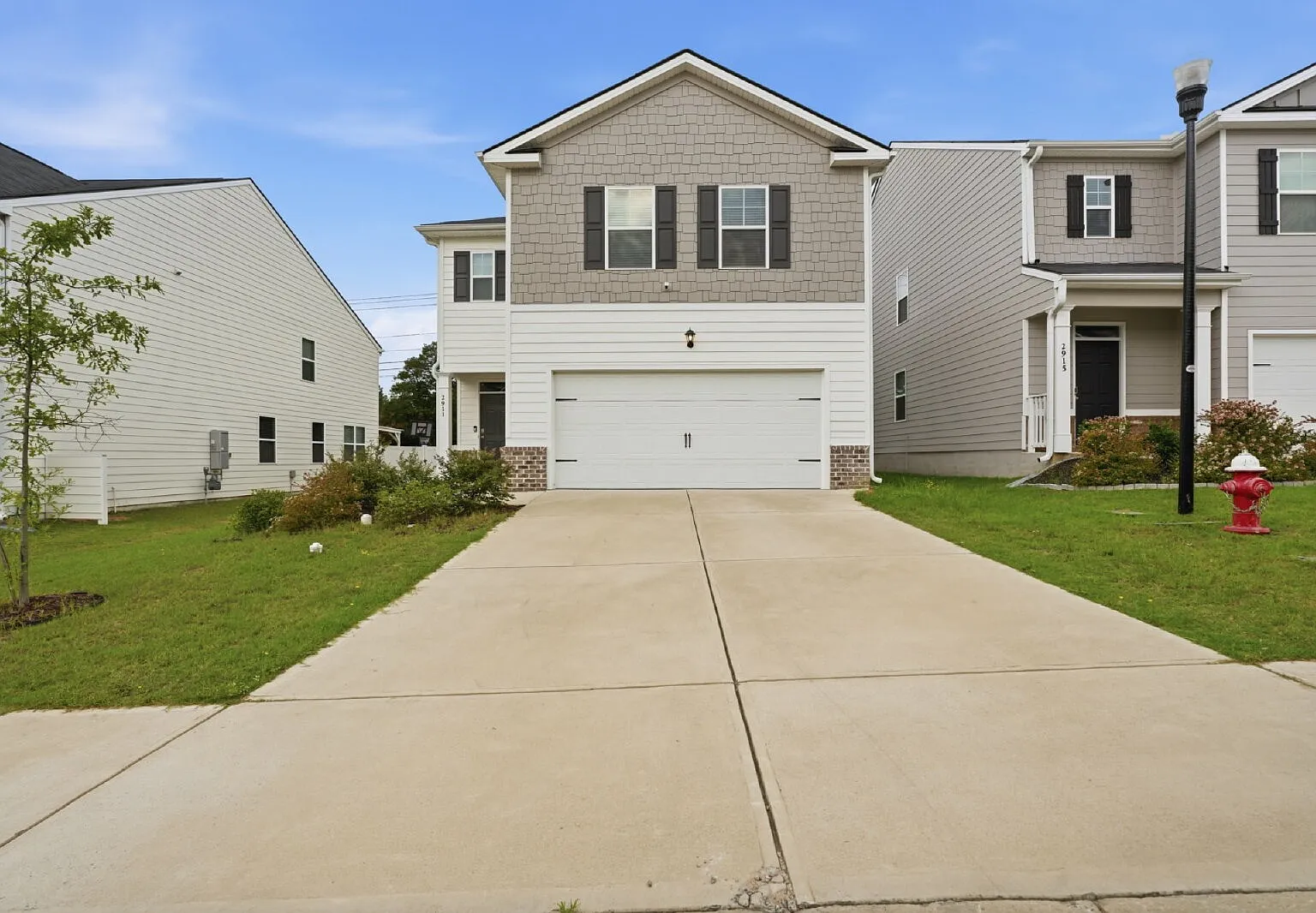 4 bed, 2.5 bath, 2200 sqft, $2,300 — Photo 1