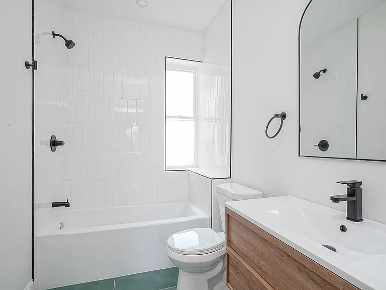 2028 Moore St #2 — Photo 8