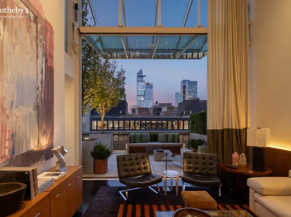 524 West 19th Street image 3 of 29