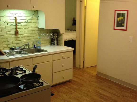 3rd image of 17 Crandall St