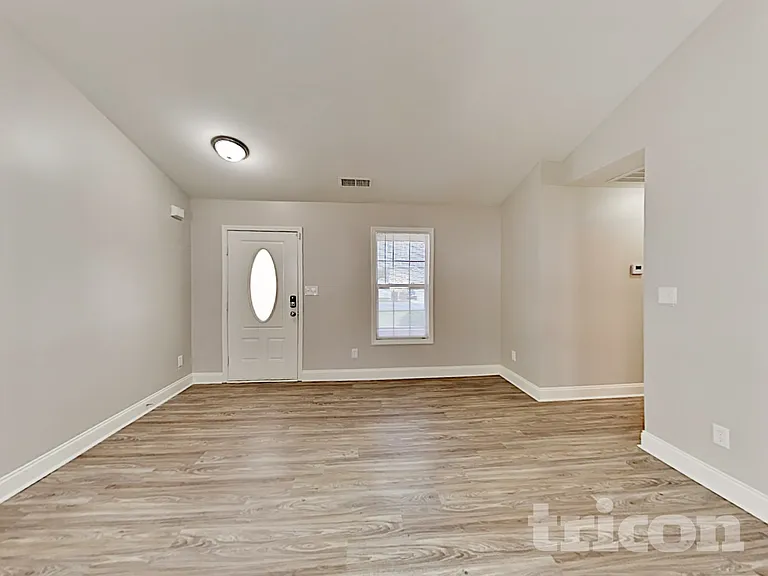 1115 Landen Chase Dr — Photo 2