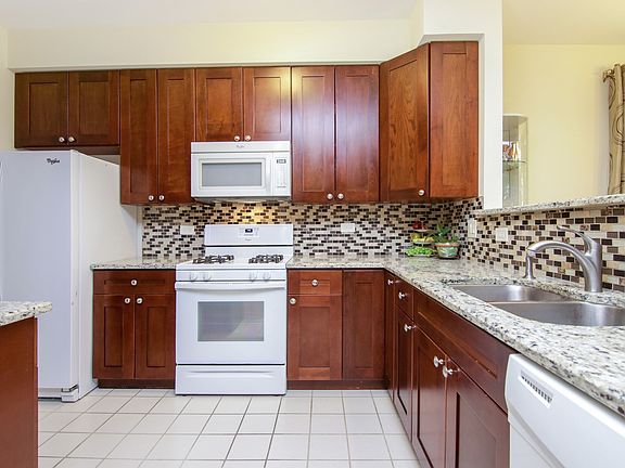 4th image of 2669 N Greenwood Ave #2669