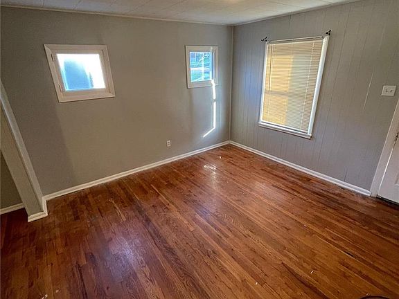 2nd image of 7116 Idlewild Ave