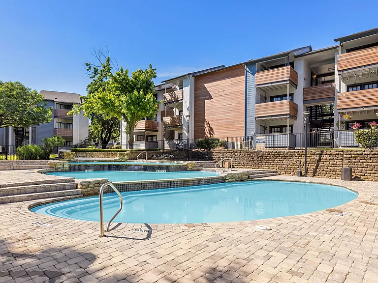 The Admiral Apartments — Photo 12