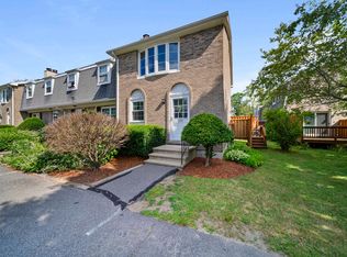 137 Fieldstone Dr, Londonderry, NH 03053