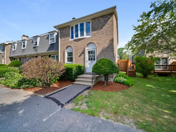 137 Fieldstone Drive, Londonderry, NH 03053