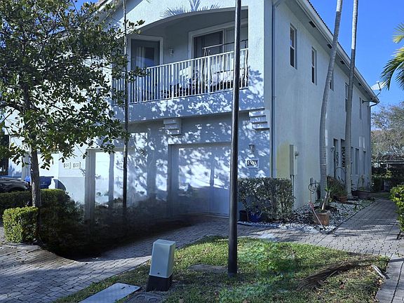2nd image of 3037 Laurel Ridge Circle