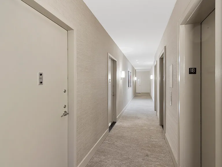 20 West St #16H — Photo 11
