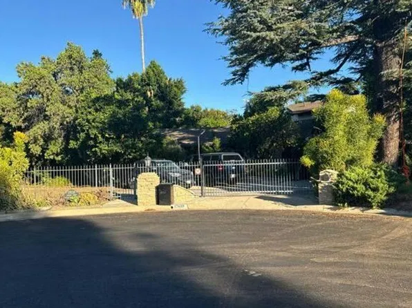17639 Osborne St, Northridge, CA 91325
