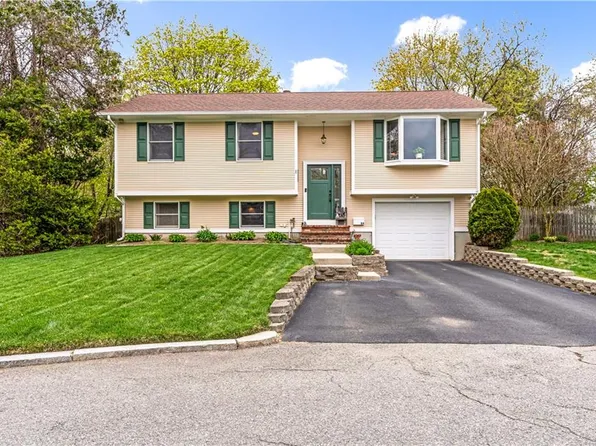 84 Lynde St, Providence, RI 02908