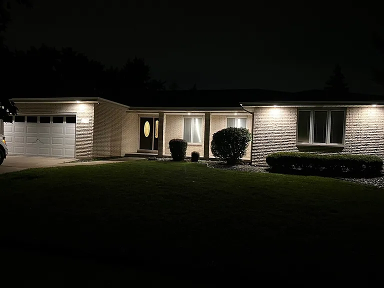 Harbor Town Dr — Photo 1