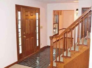 W305S9156 Mitchell Dr, Mukwonago, WI 53149