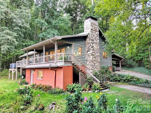 70 Calhoun Ridge Dr, Waynesville, NC 28786