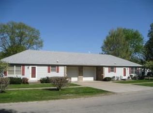 416 S 7th St, Mattoon, IL 61938