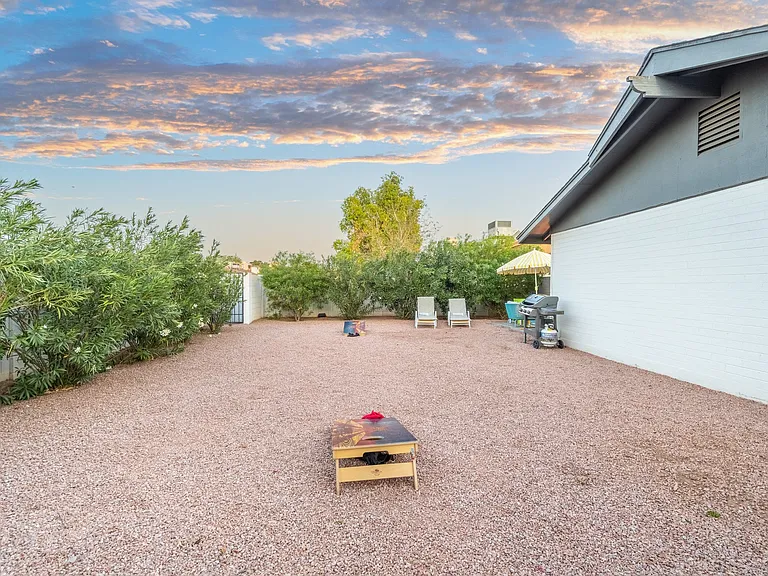 2510 E Hermosa Dr — Photo 11