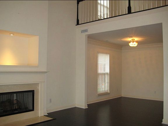 2nd image of 1643 Brentwood Pointe #1