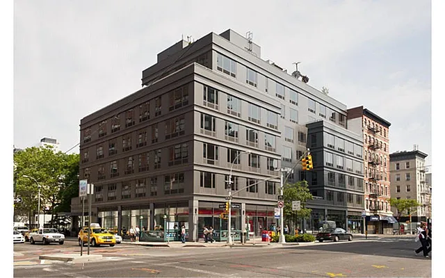 Rented by Compass | media 18