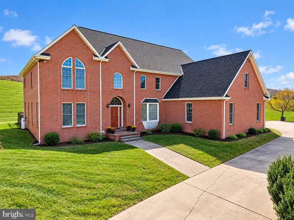 38 Somar Dr, Lewistown, PA 17044