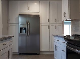 909 W Berkeley St, Santa Ana, CA 92707