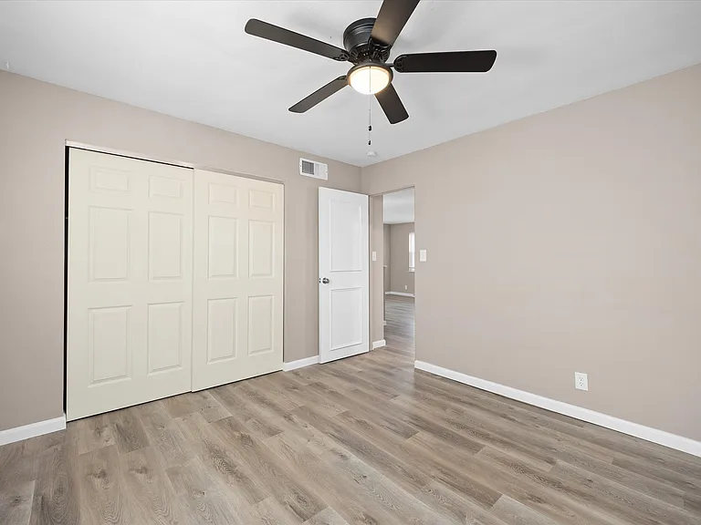 6 Manor Dr #2 — Photo 7