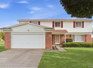 29230 Bermuda Ln, Southfield, MI 48076