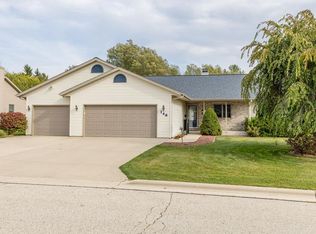 146 River Meadows Dr, Sheboygan Falls, WI 53085