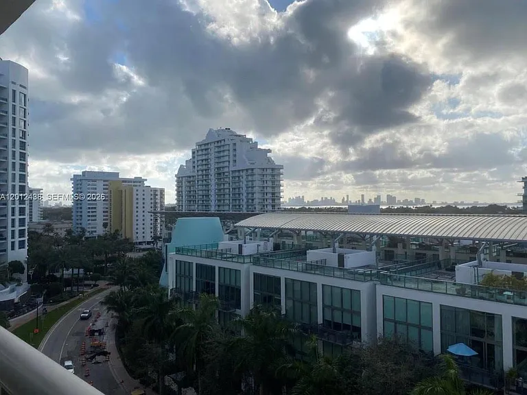 6039 Collins Ave #1033 — Photo 23