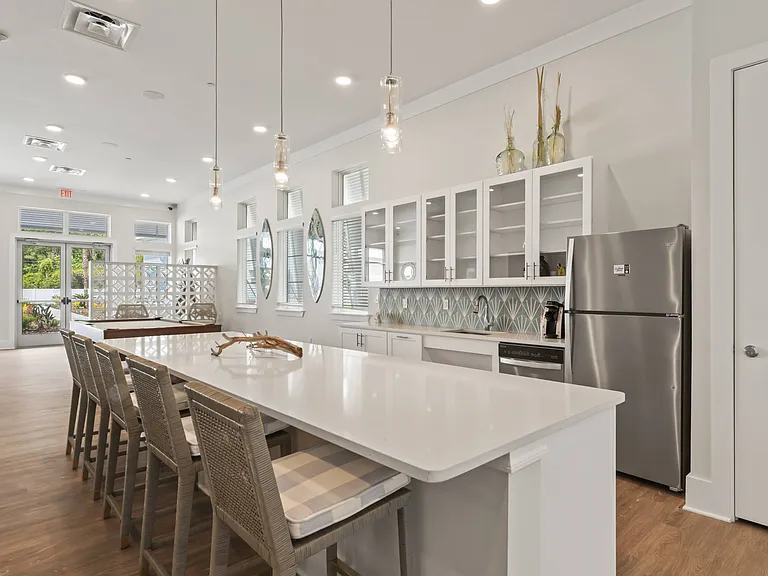 Surf Apartments — Photo 25