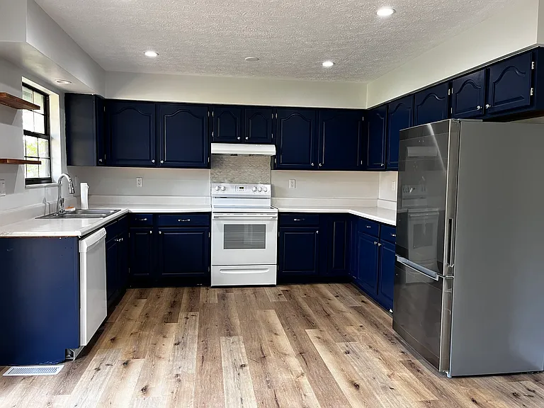 208 Mount David Dr — Photo 5