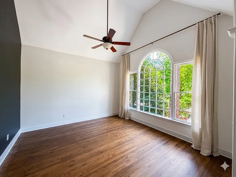 205 Tynemouth Dr — Photo 15