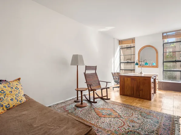 37 West 12th Street 3D image 8 of 9