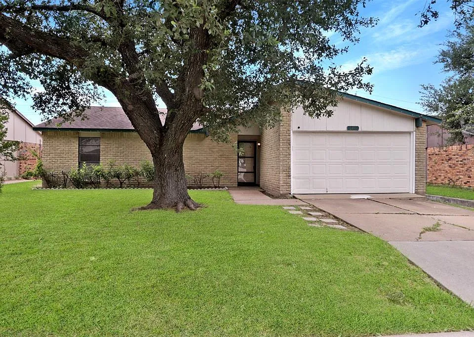 3314 Maple Ln