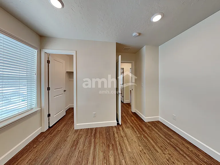 3028 E North Village Dr — Photo 19