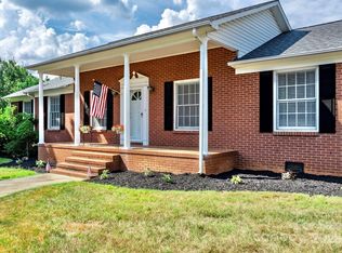 2909 Eastway Dr, Statesville, NC 28625