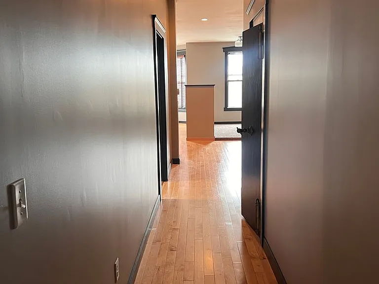 214 N 6th St — Photo 8
